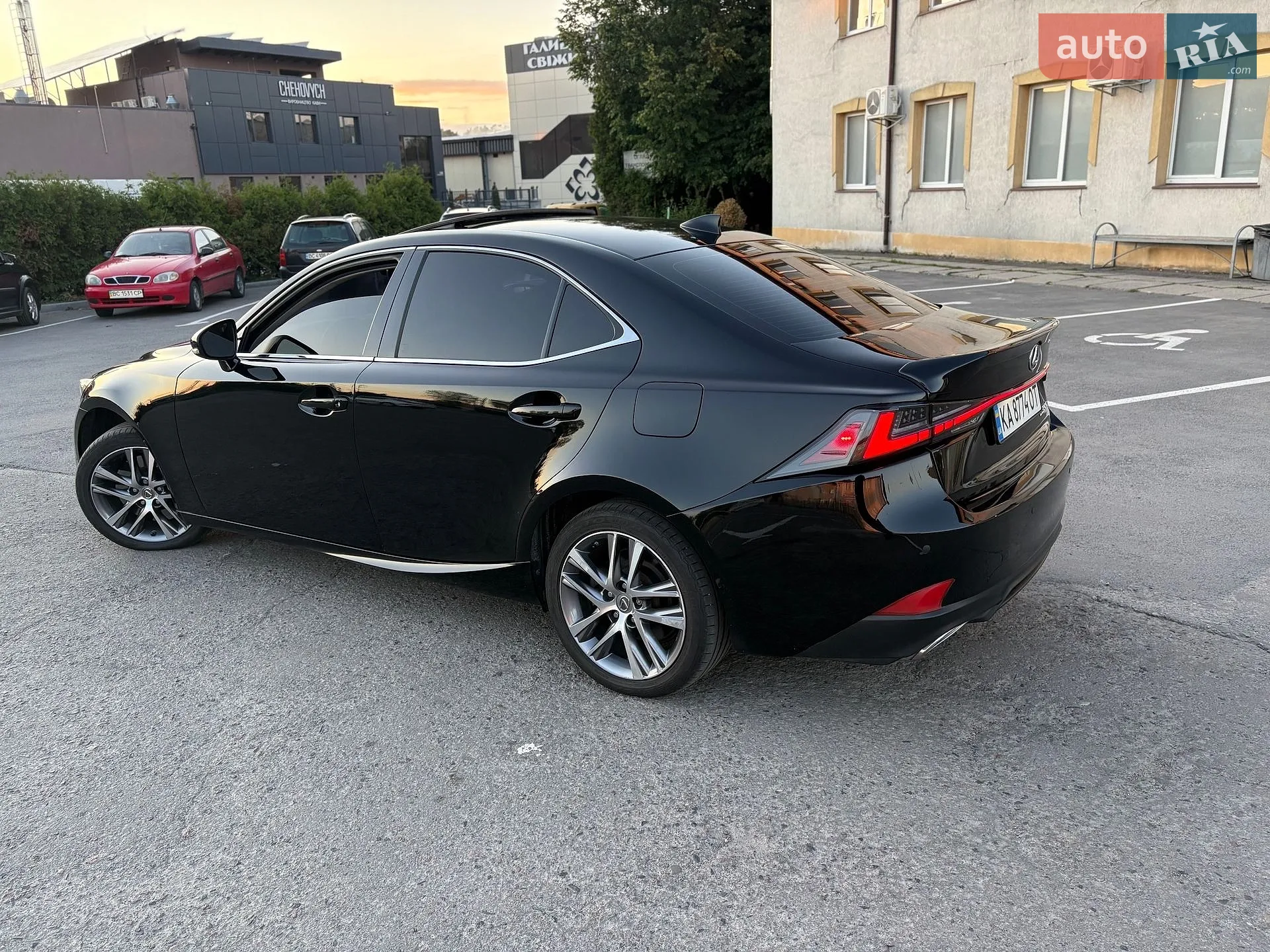 2020 Lexus IS - мініатюра 8