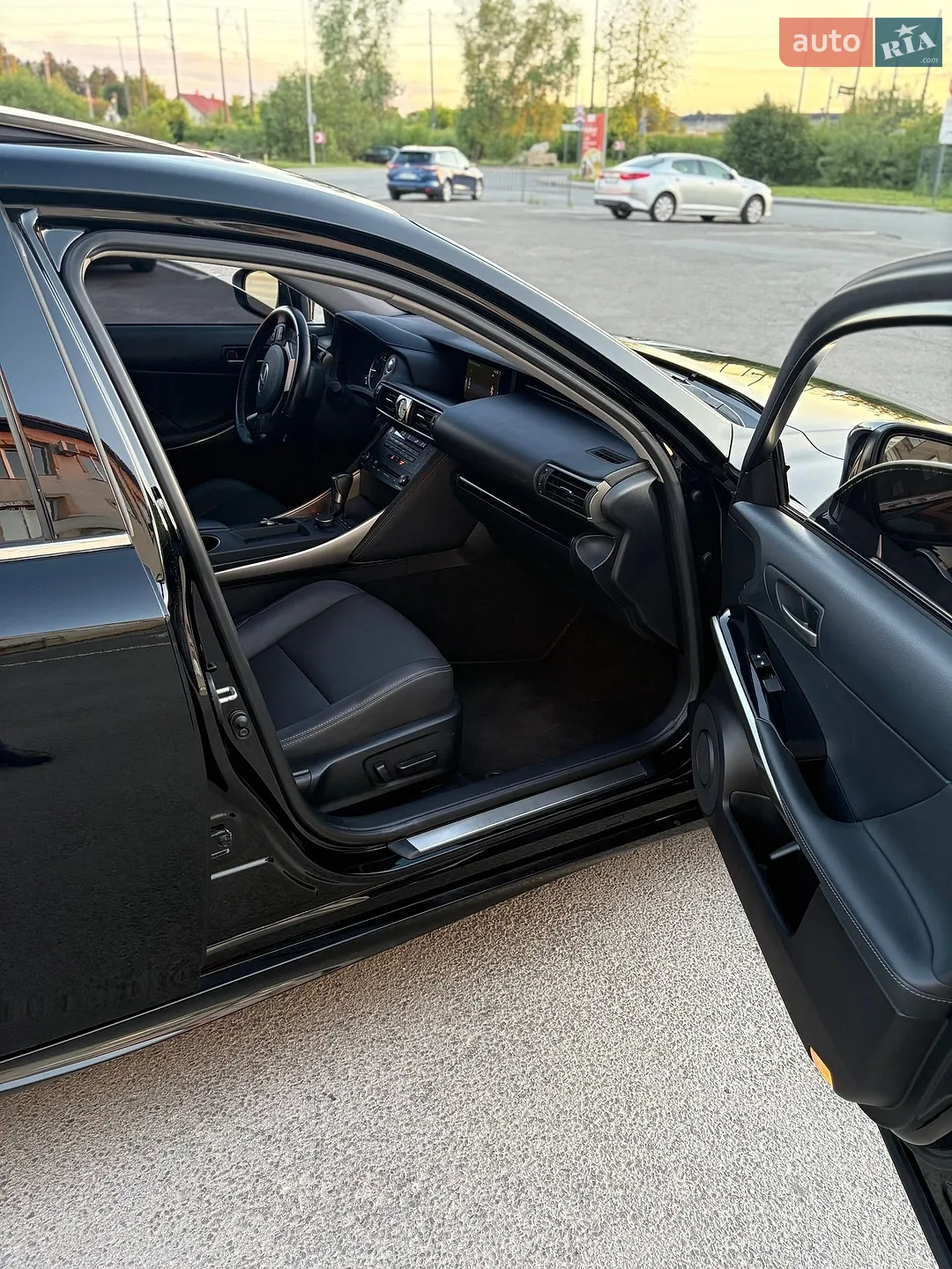 2020 Lexus IS - мініатюра 10