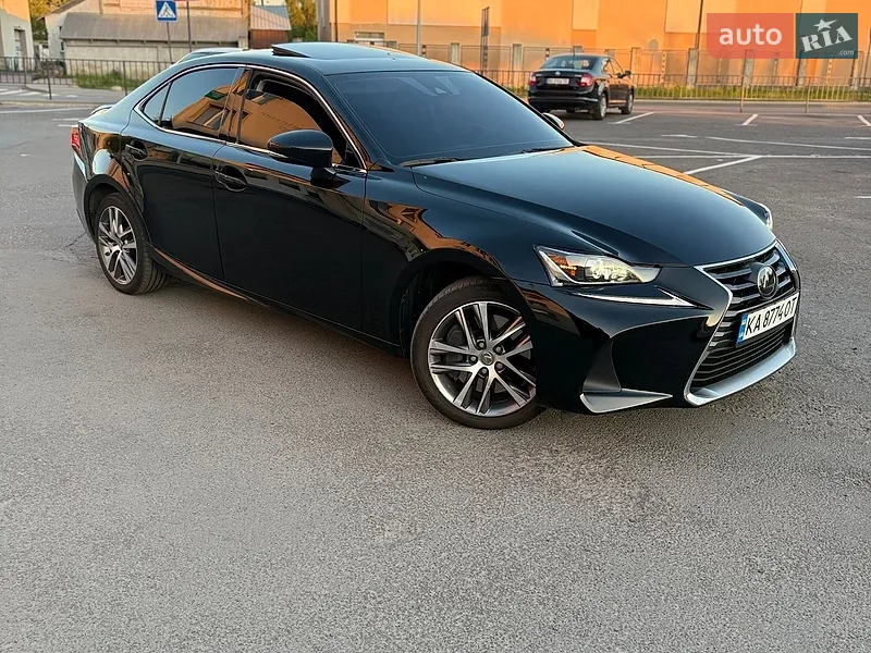 Lexus IS 2020