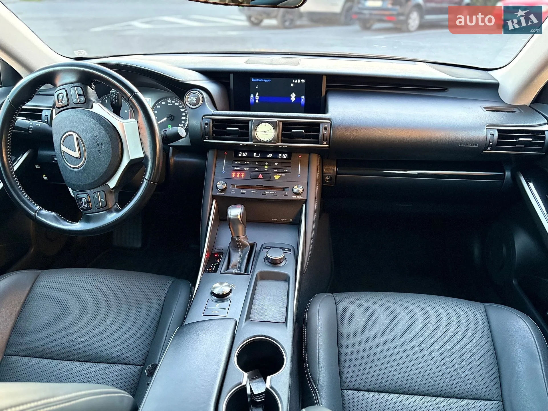 2020 Lexus IS - мініатюра 27