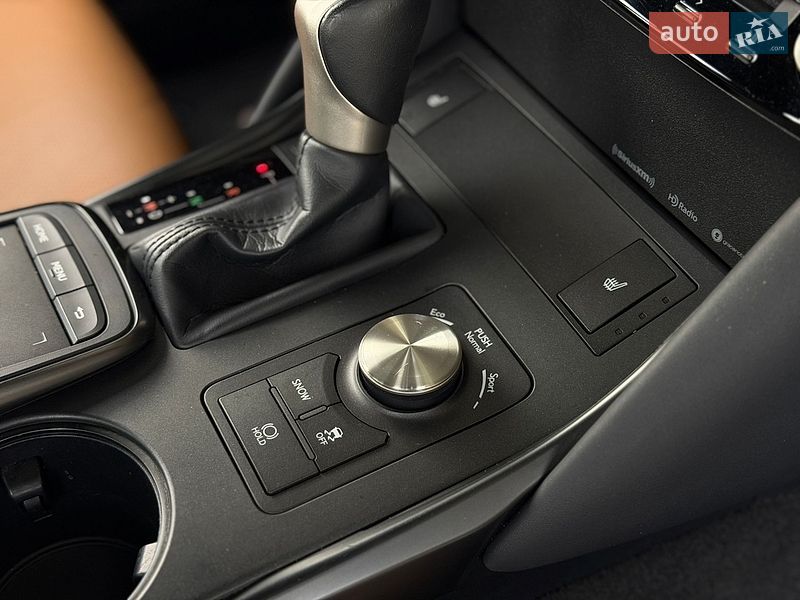 Седан Lexus IS 2023 в Києві
