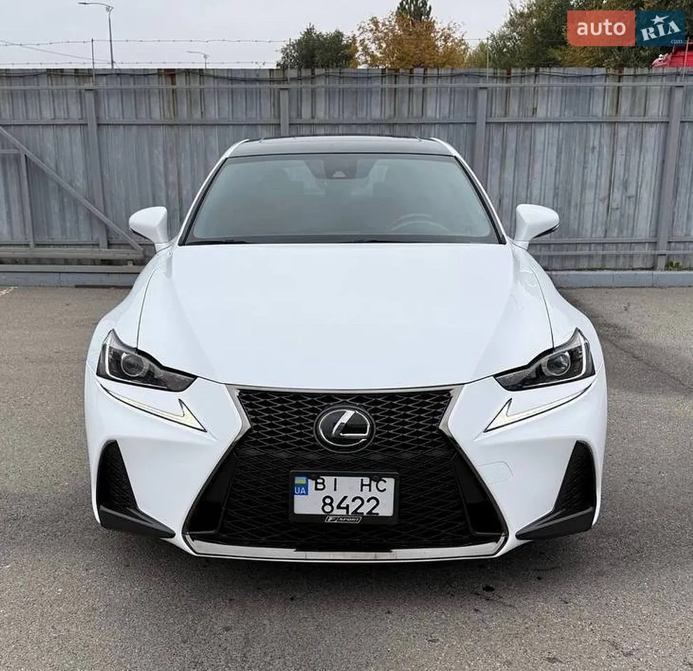 2017 Lexus IS - мініатюра 17