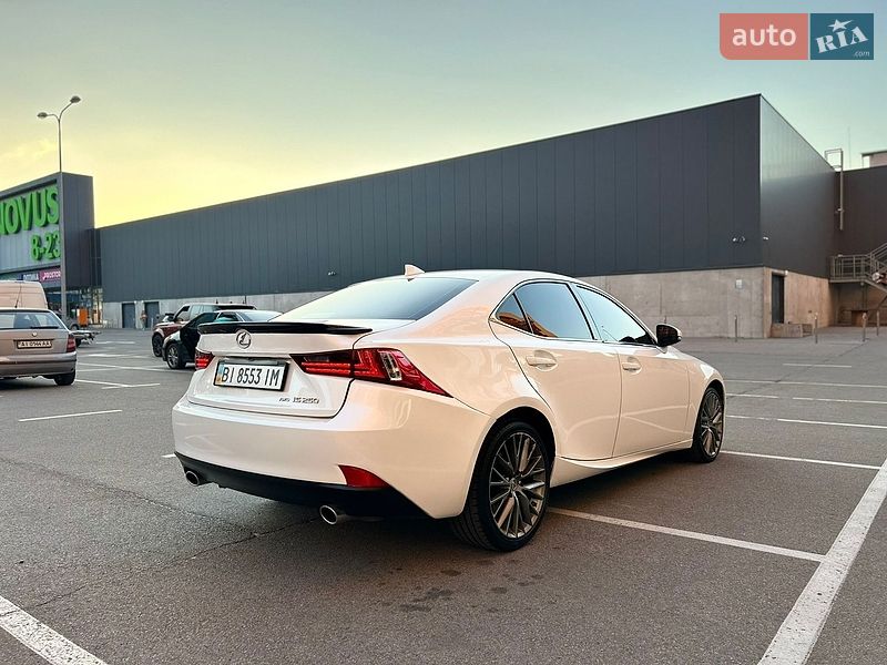 Седан Lexus IS 2013 в Киеве