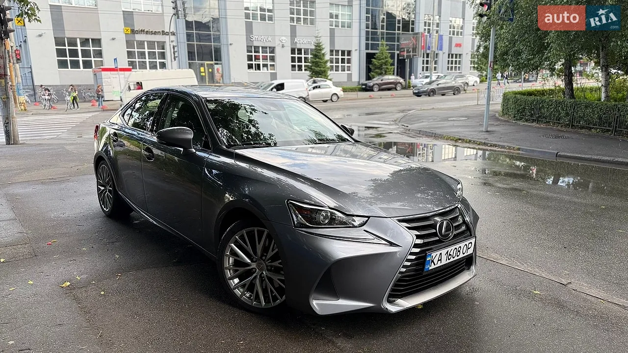 2018 Lexus IS - мініатюра 17