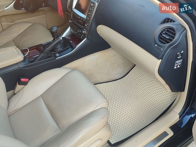 Седан Lexus IS 2008 в Ивано-Франковске