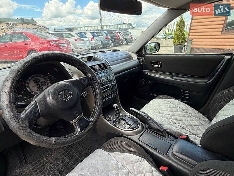 Седан Lexus IS 2000 в Софиевской Борщаговке