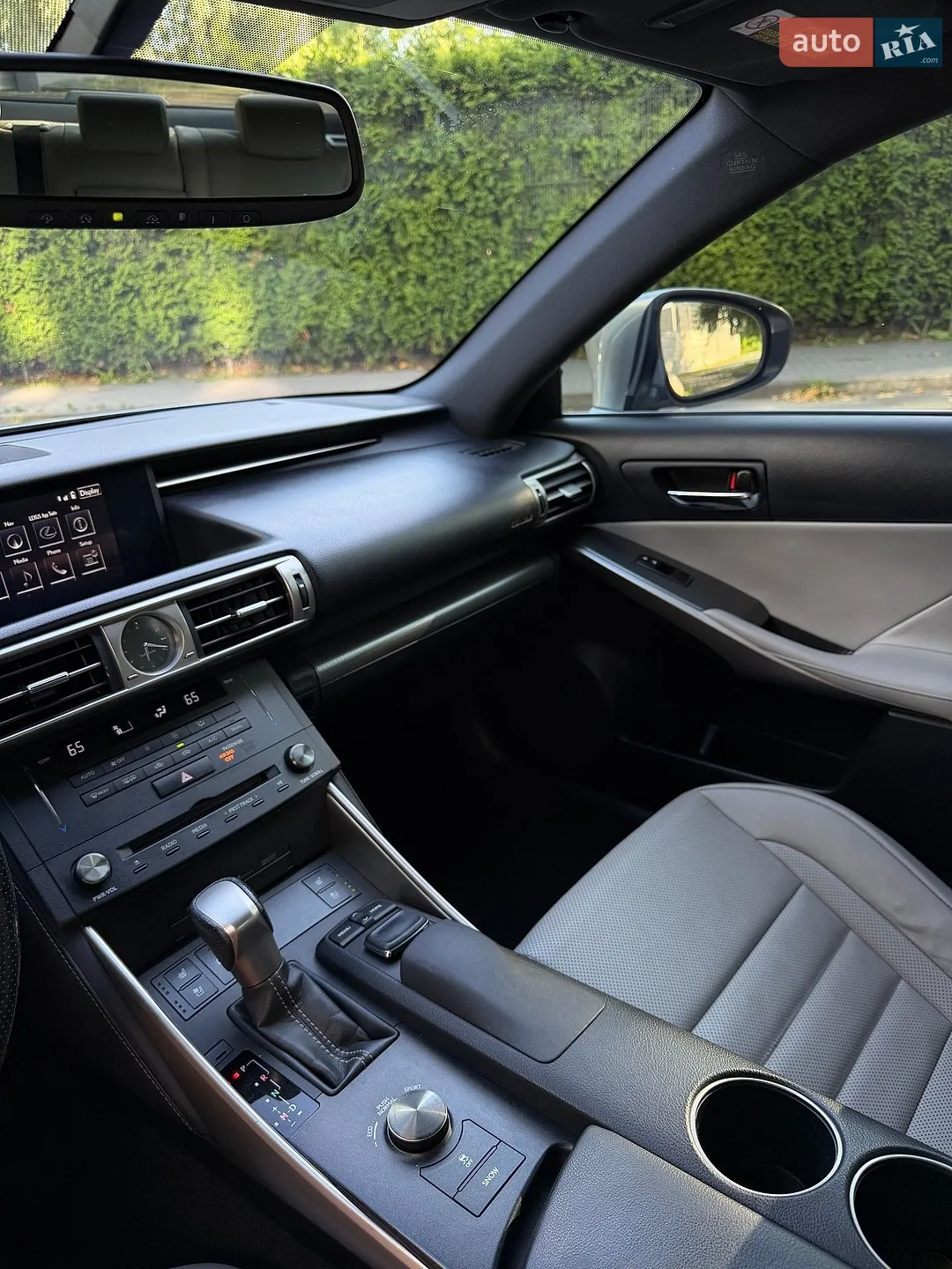 2015 Lexus IS - мініатюра 21