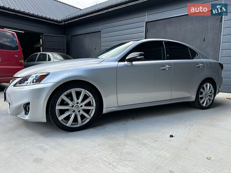 Седан Lexus IS 2010 в Полтаві