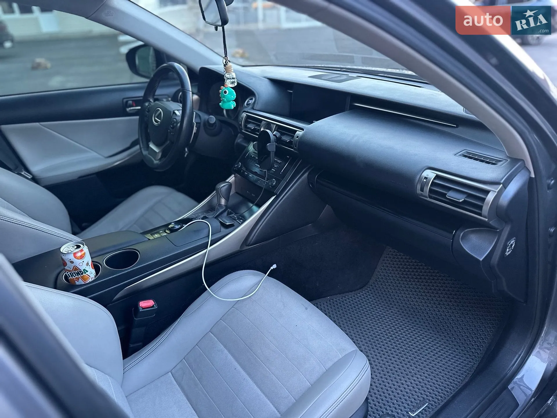 2014 Lexus IS - мініатюра 18