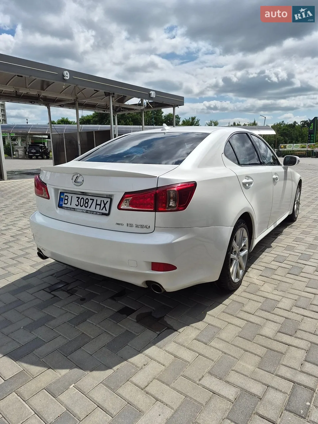 2011 Lexus IS - мініатюра 9