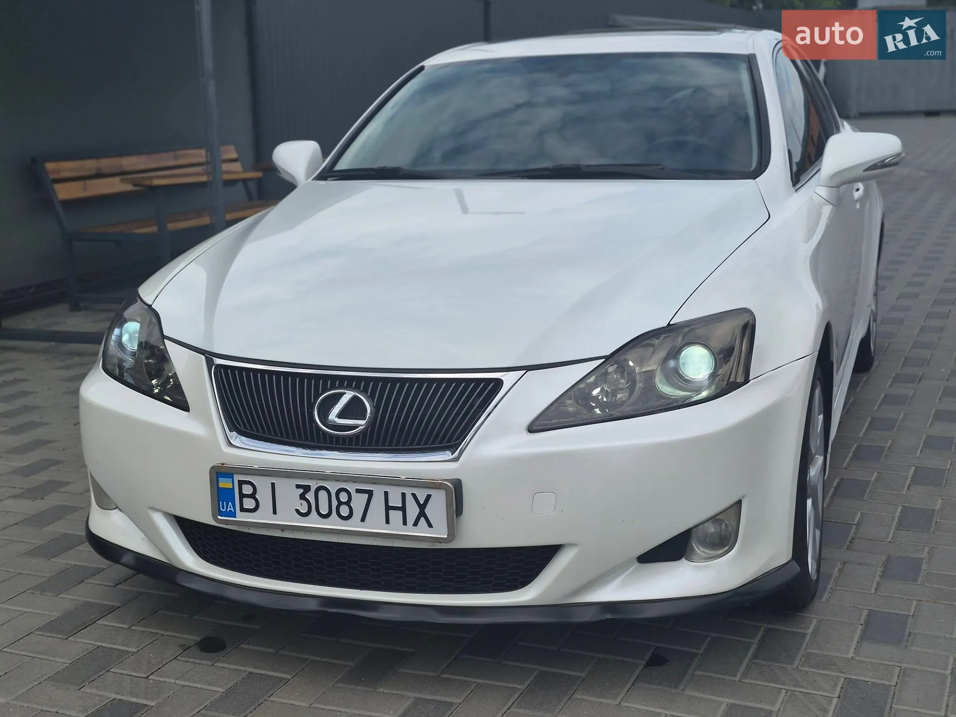 2011 Lexus IS - фото 1