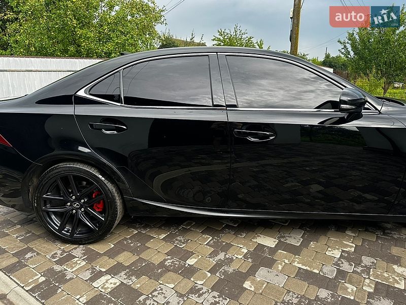 Седан Lexus IS 2014 в Миргороді