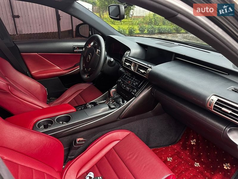 Седан Lexus IS 2014 в Миргороді