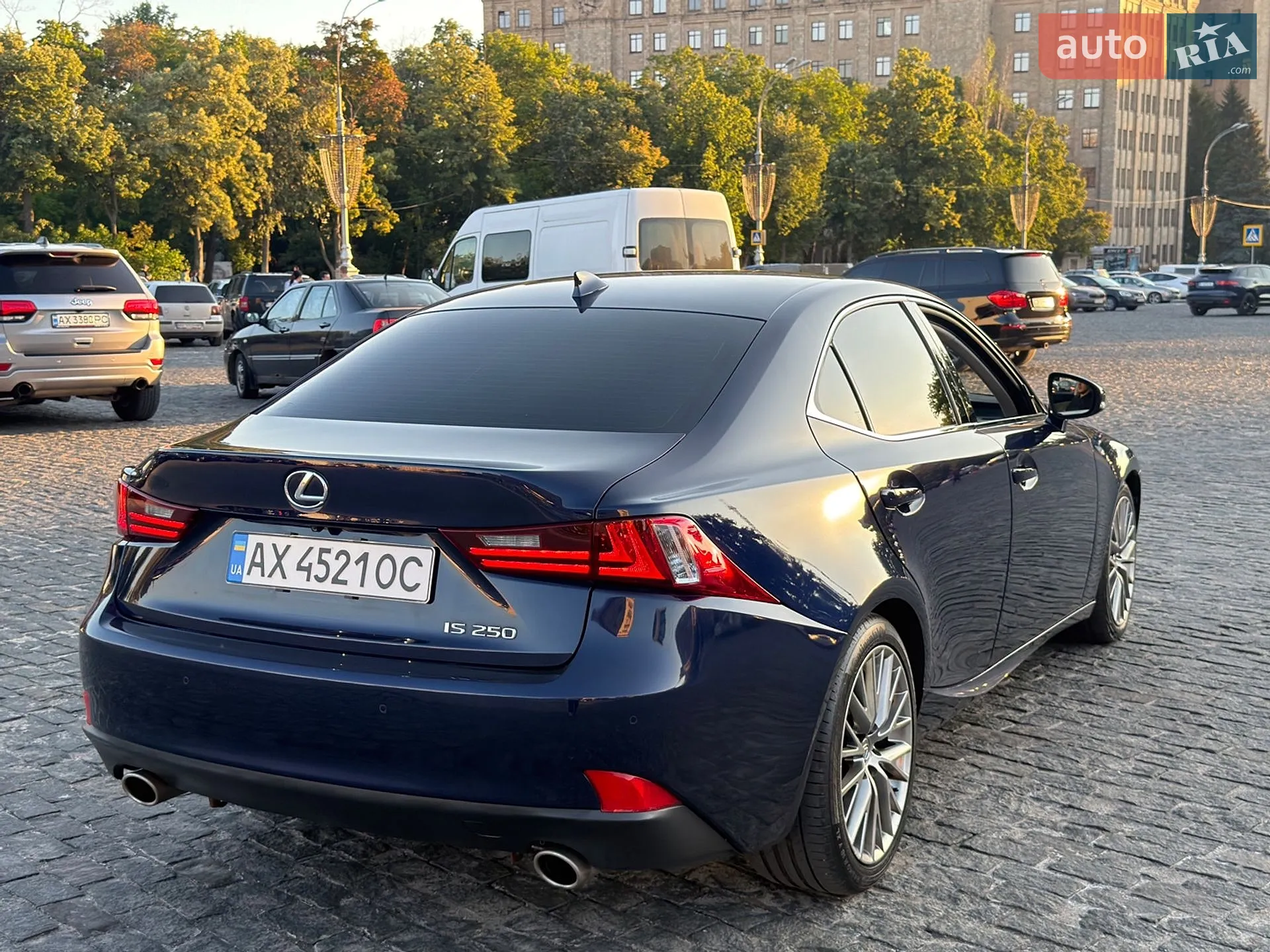 2014 Lexus IS - мініатюра 2