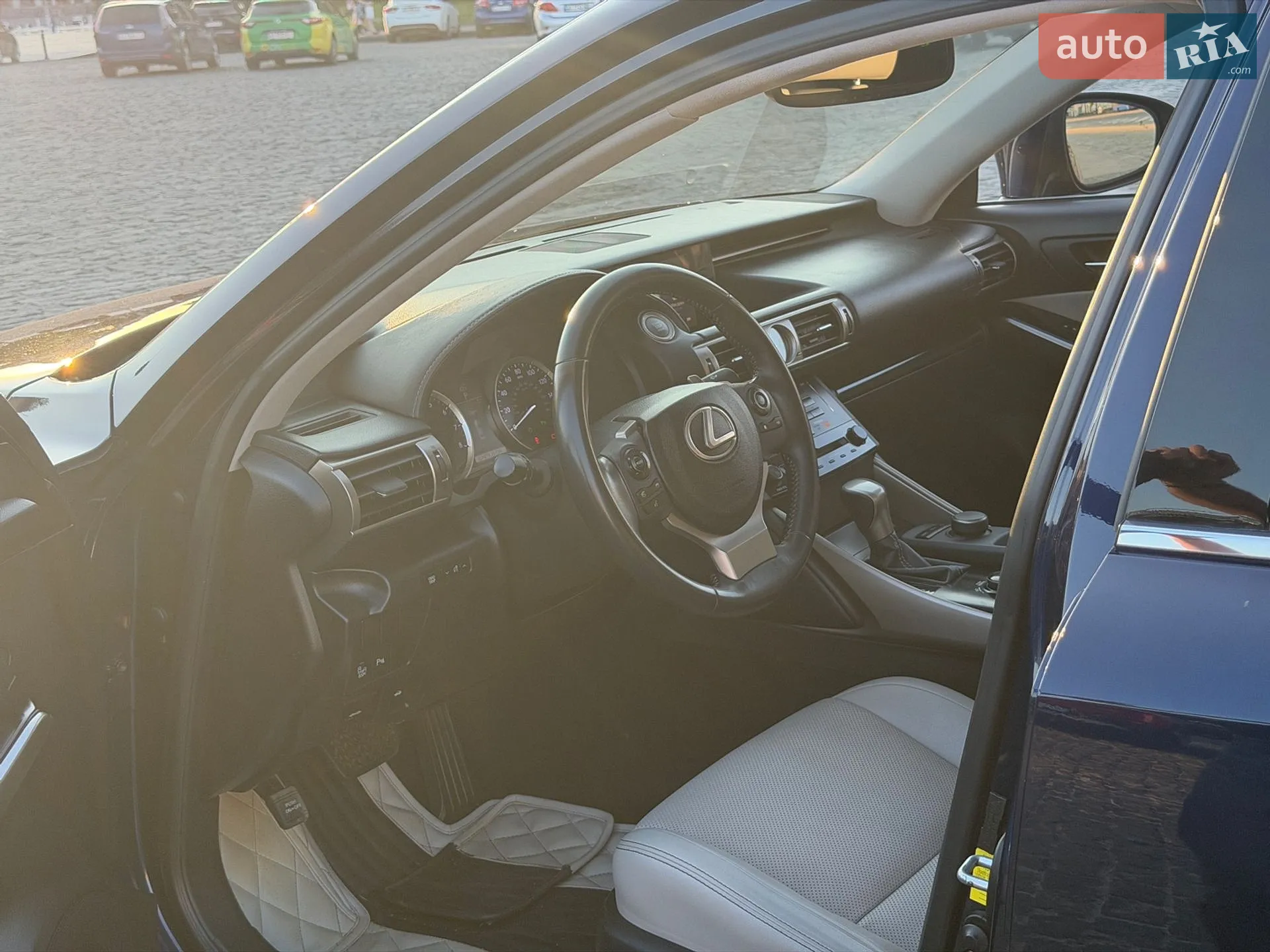 2014 Lexus IS - мініатюра 10