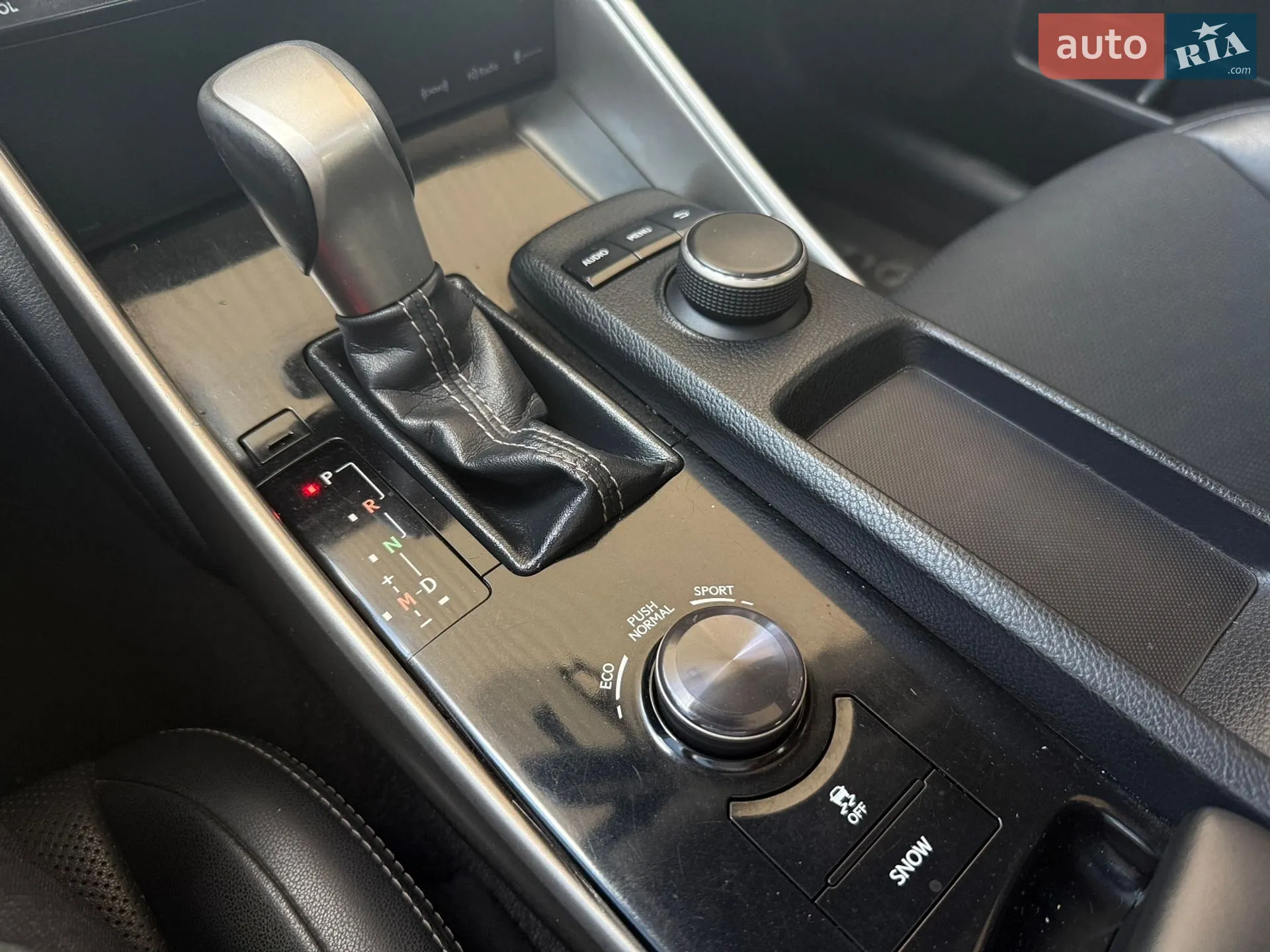 2013 Lexus IS - мініатюра 10