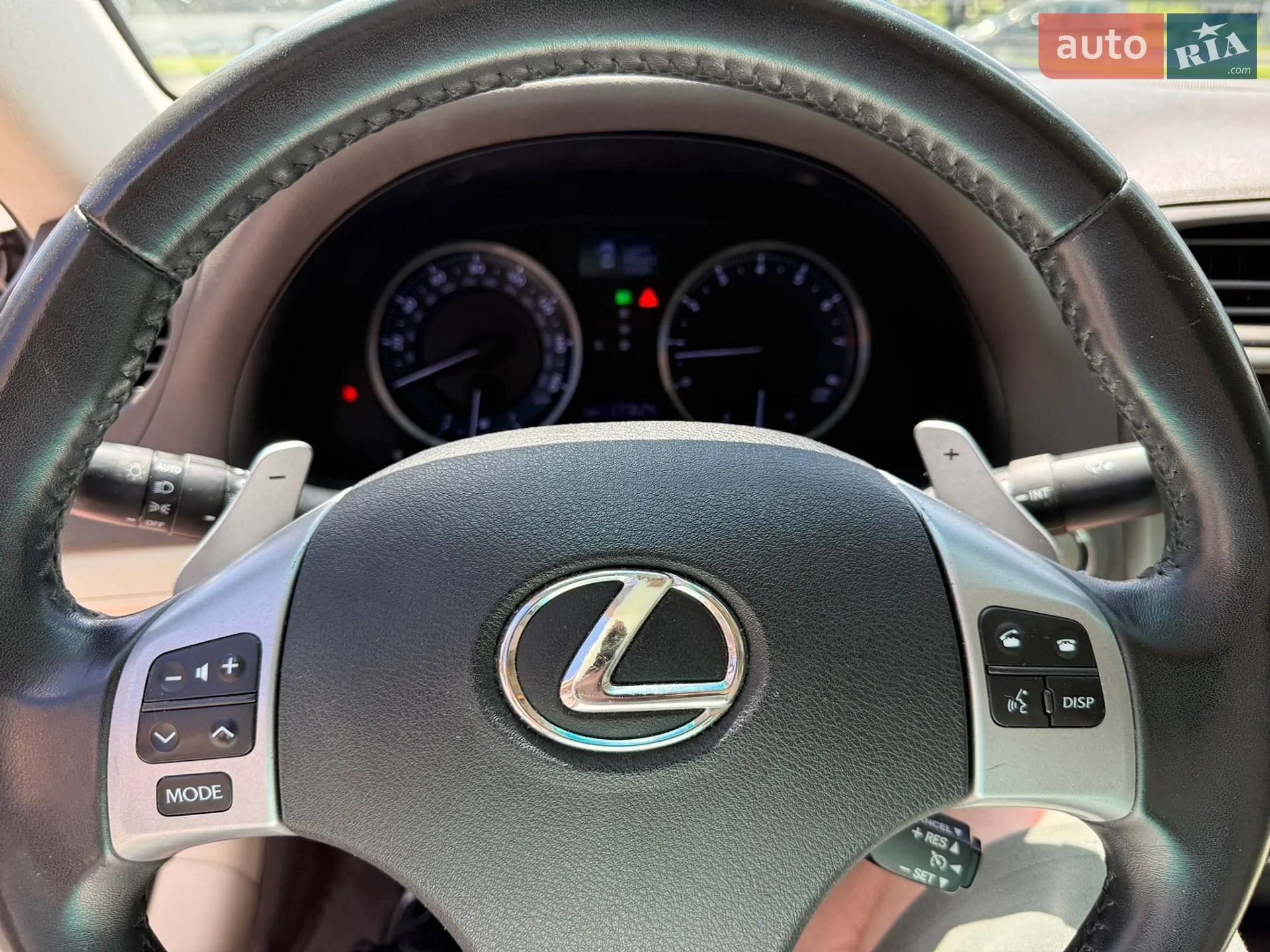 2011 Lexus IS - мініатюра 17