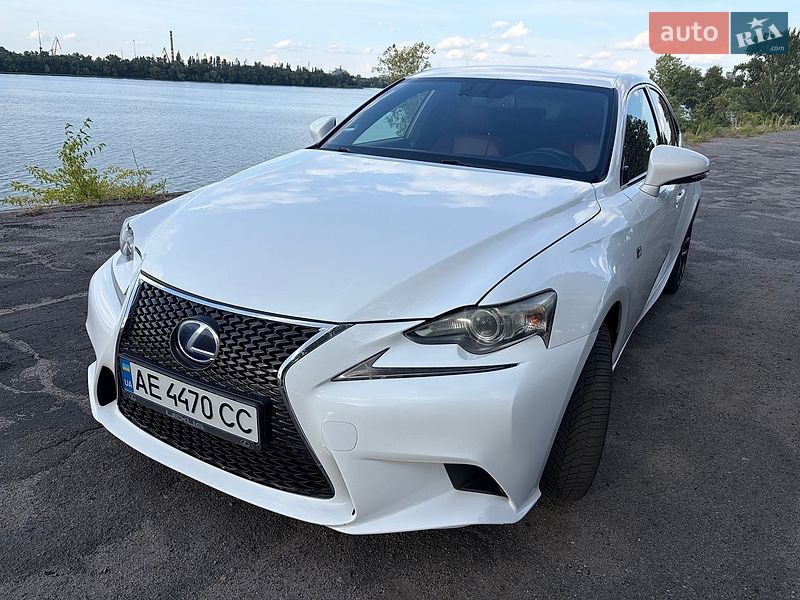 Lexus IS 2013