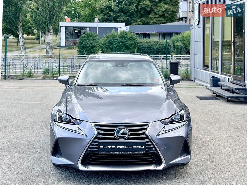 Седан Lexus IS 2018 в Києві