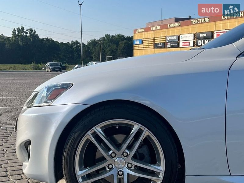 Седан Lexus IS 2010 в Львове фото 10 Седан Lexus IS 2010 в Львове