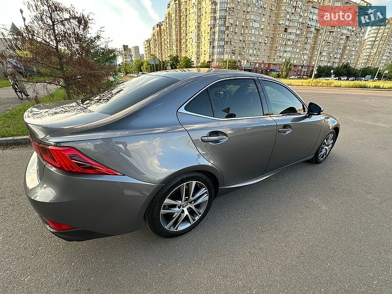 Седан Lexus IS 2017 в Киеве