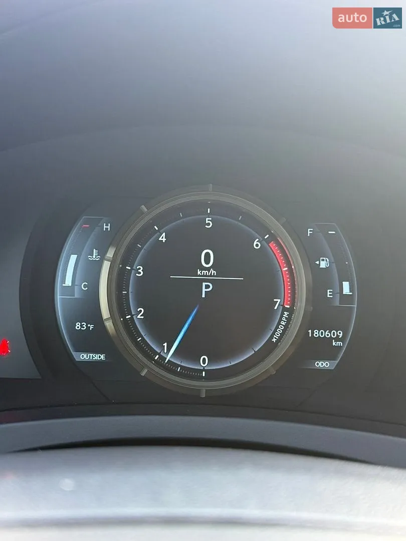 2016 Lexus IS - мініатюра 8