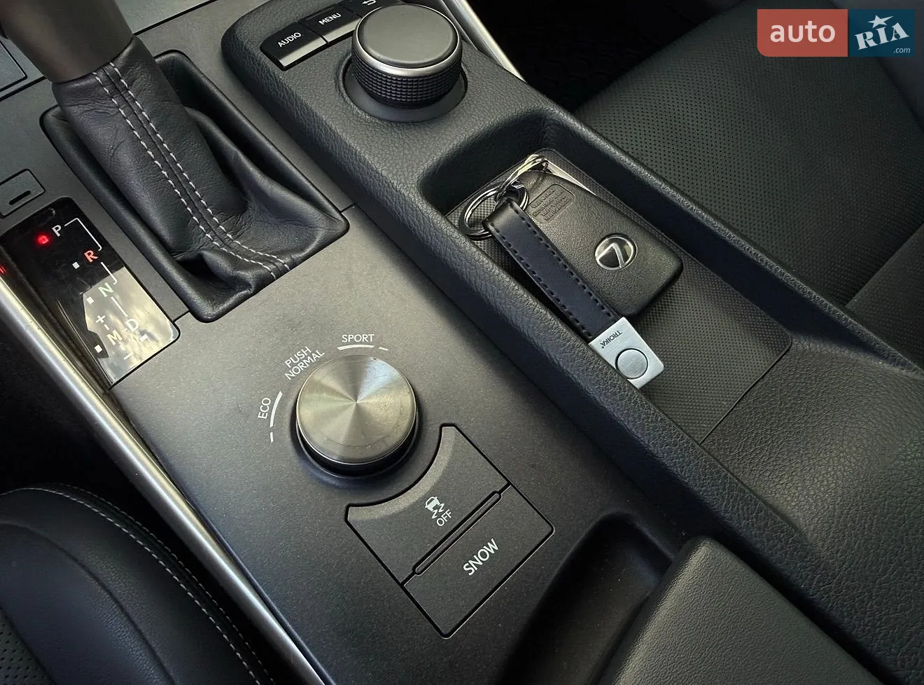 2015 Lexus IS - мініатюра 31