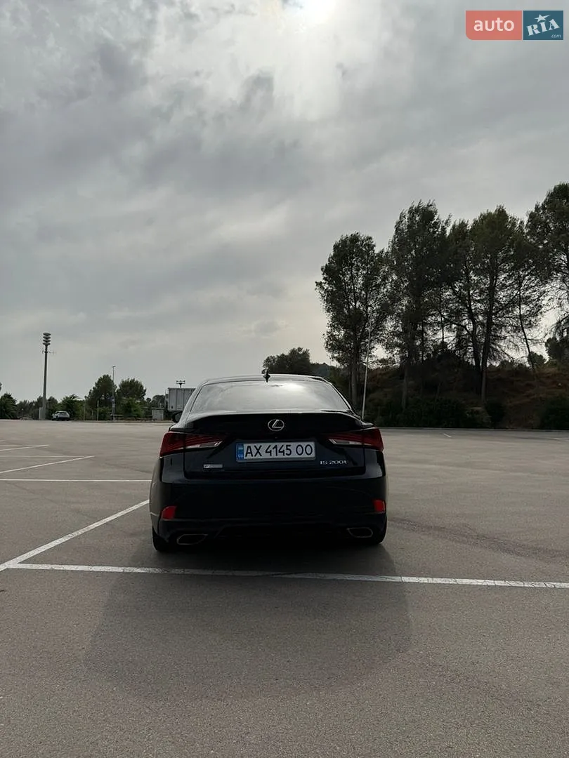 2016 Lexus IS - мініатюра 4