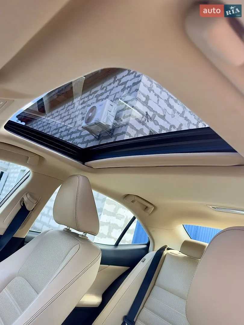 2015 Lexus IS - мініатюра 18