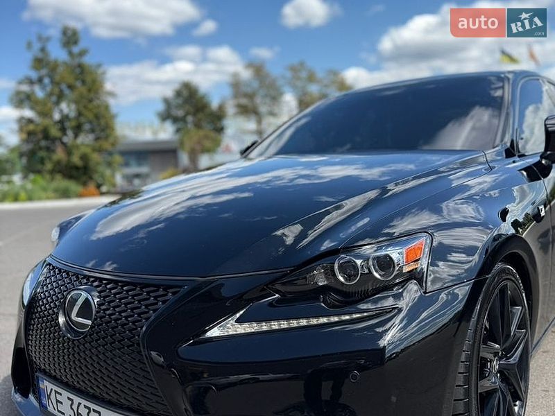 Седан Lexus IS 2015 в Кривому Розі