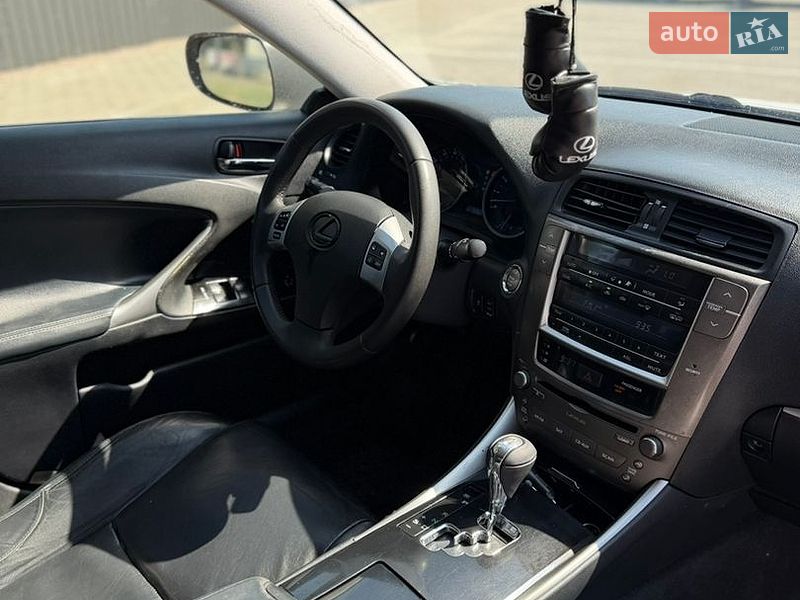 Седан Lexus IS 2011 в Кривом Роге