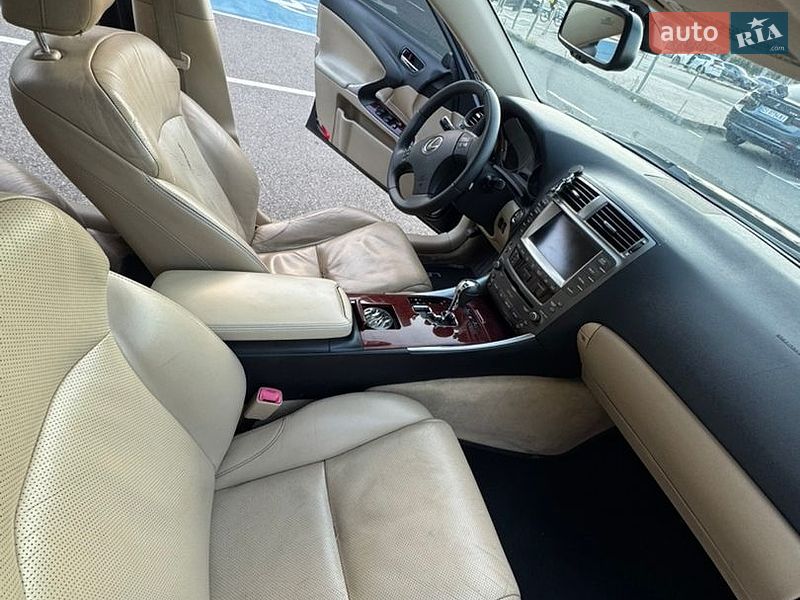 Седан Lexus IS 2007 в Киеве