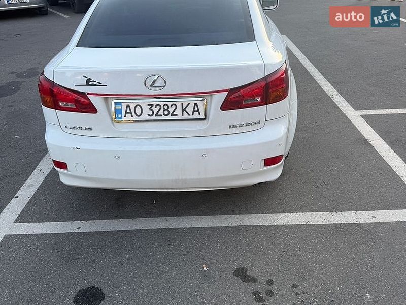 Седан Lexus IS 2005 в Ужгороде