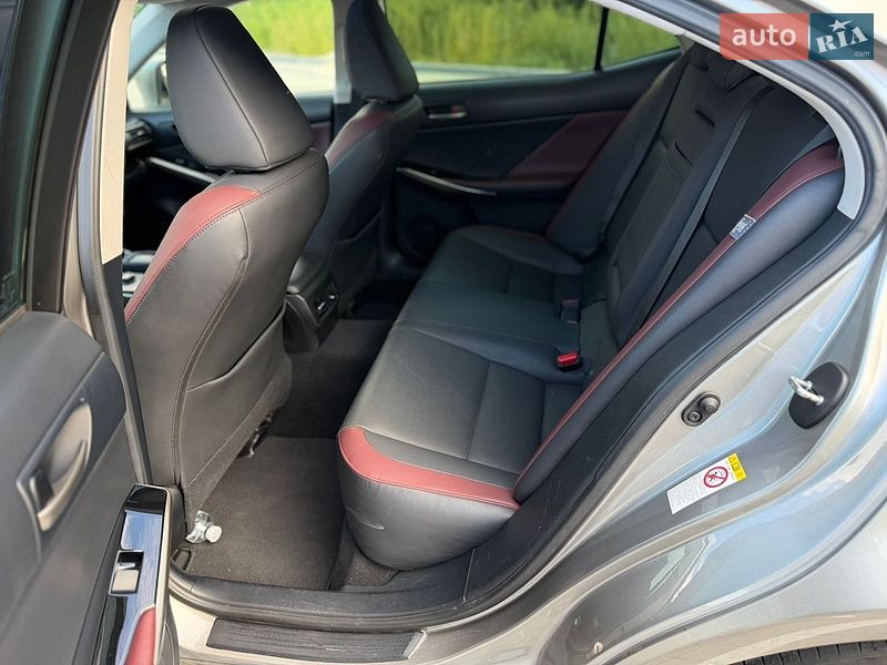 Седан Lexus IS 2018 в Хмельницькому