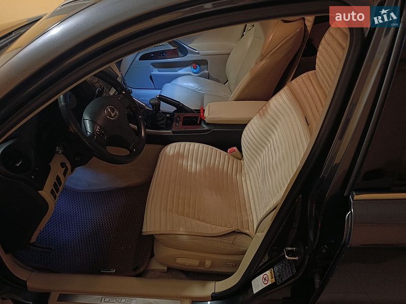 Седан Lexus IS 2008 в Киеве