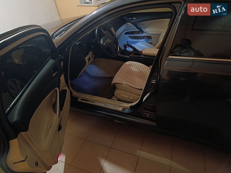 Седан Lexus IS 2008 в Киеве