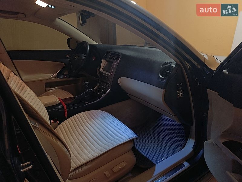 Седан Lexus IS 2008 в Киеве