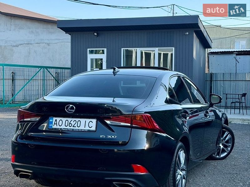 Седан Lexus IS 2020 в Ужгороде