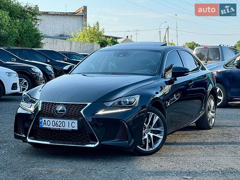 Седан Lexus IS 2020 в Ужгороде