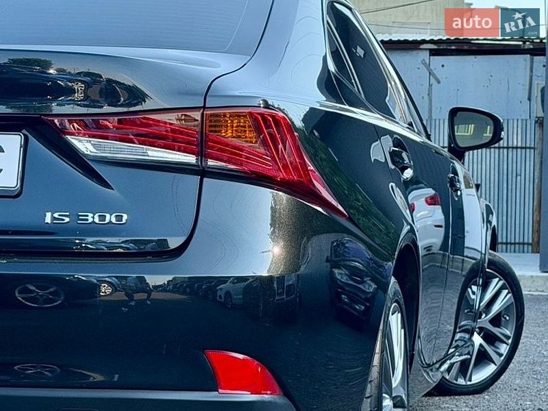 Седан Lexus IS 2020 в Ужгороде