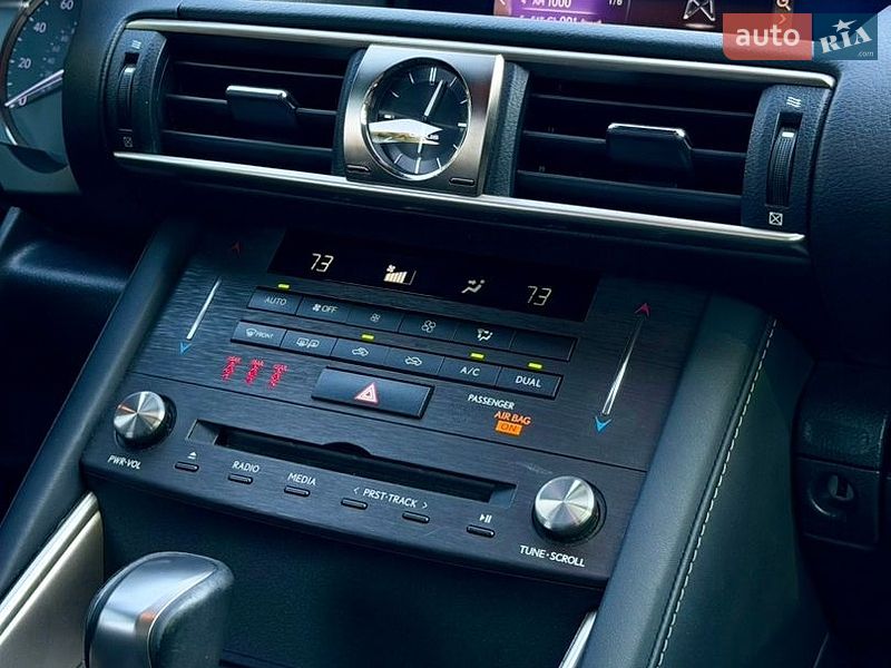 Седан Lexus IS 2020 в Ужгороде