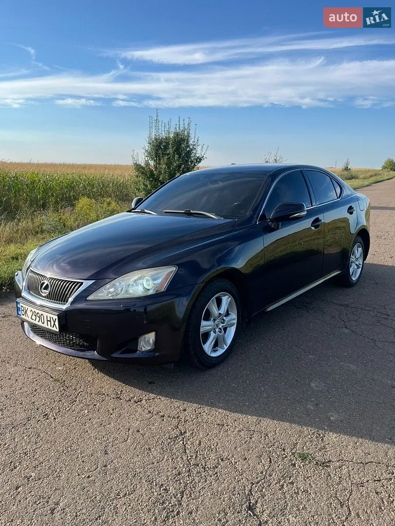 2010 Lexus IS - мініатюра 2