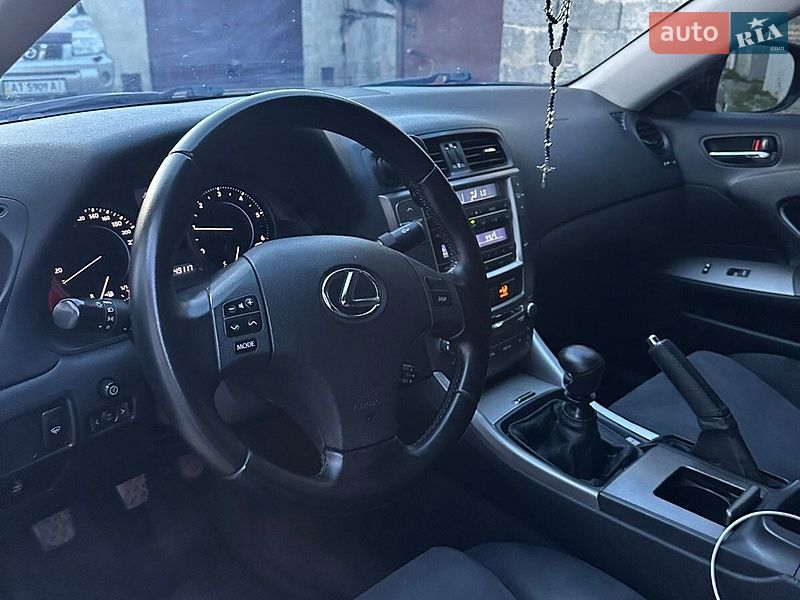 Седан Lexus IS 2009 в Ивано-Франковске