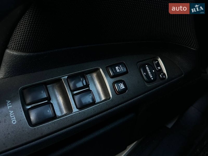 Седан Lexus IS 2007 в Киеве фото 16 Седан Lexus IS 2007 в Киеве