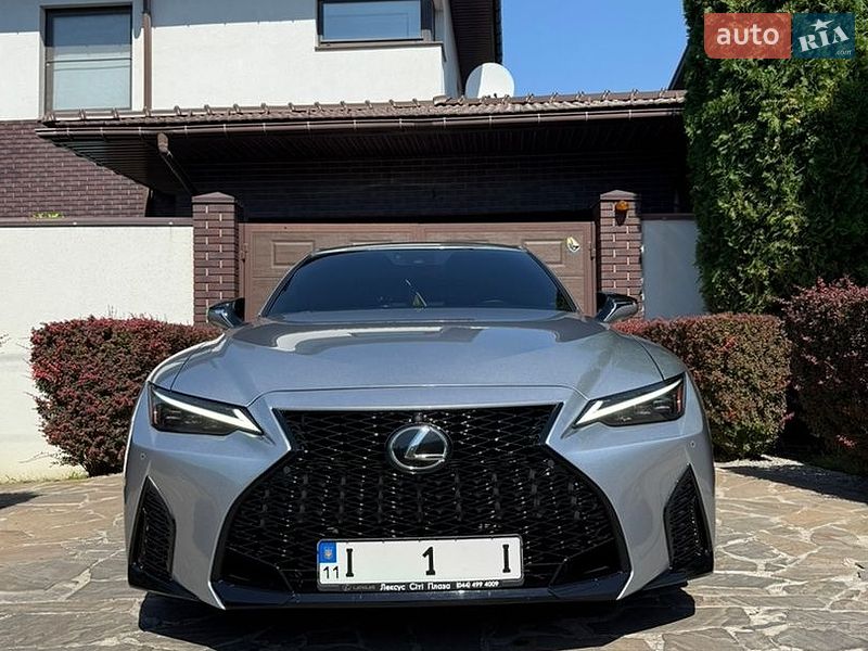 Седан Lexus IS 2023 в Киеве фото Седан Lexus IS 2023 в Киеве