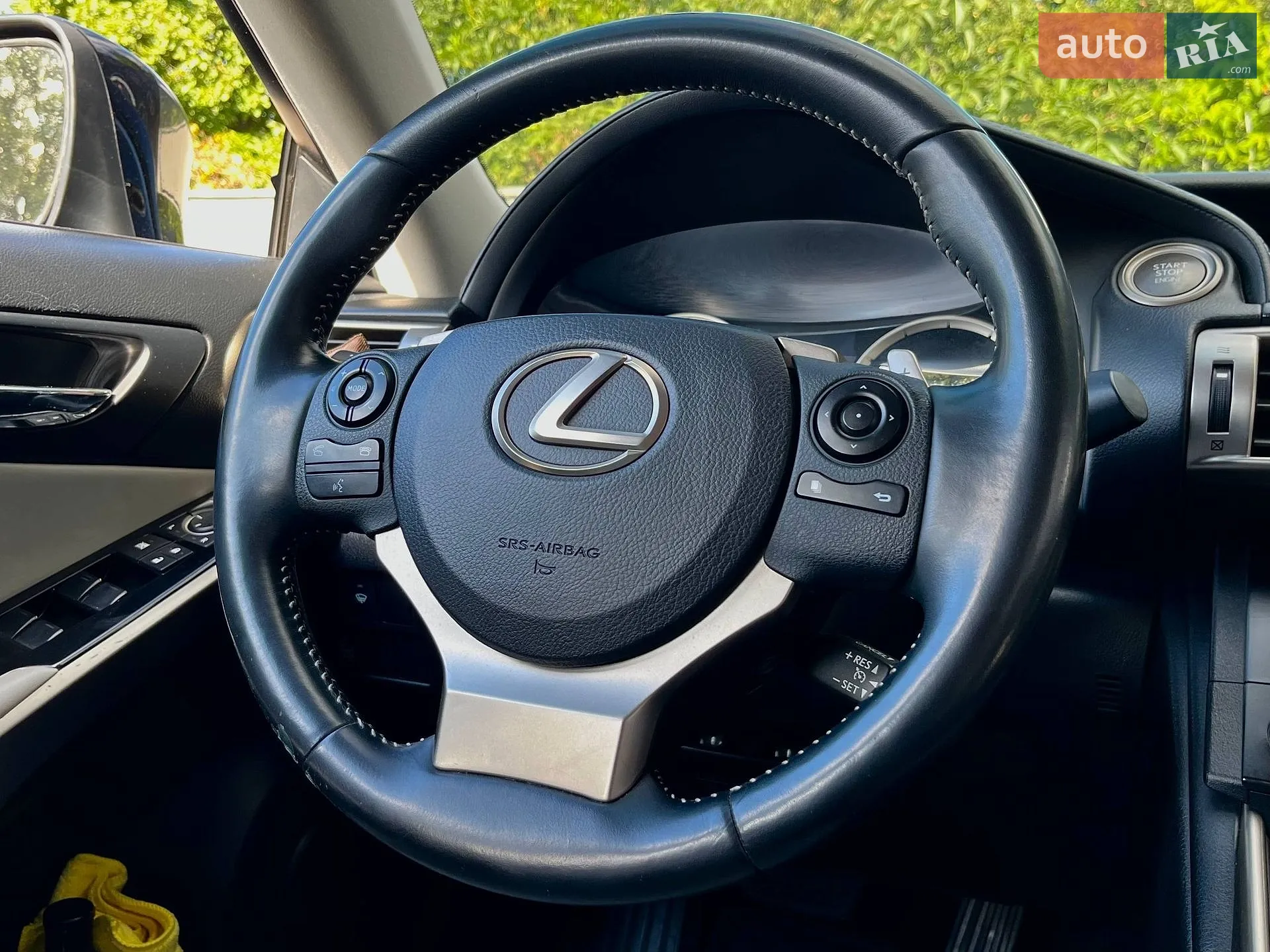 2013 Lexus IS - мініатюра 16