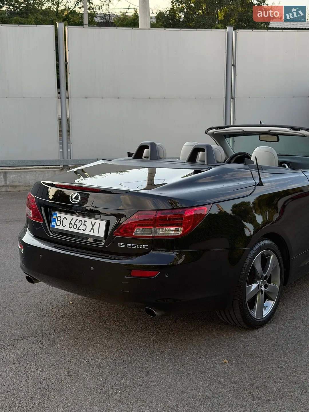 2011 Lexus IS - мініатюра 22