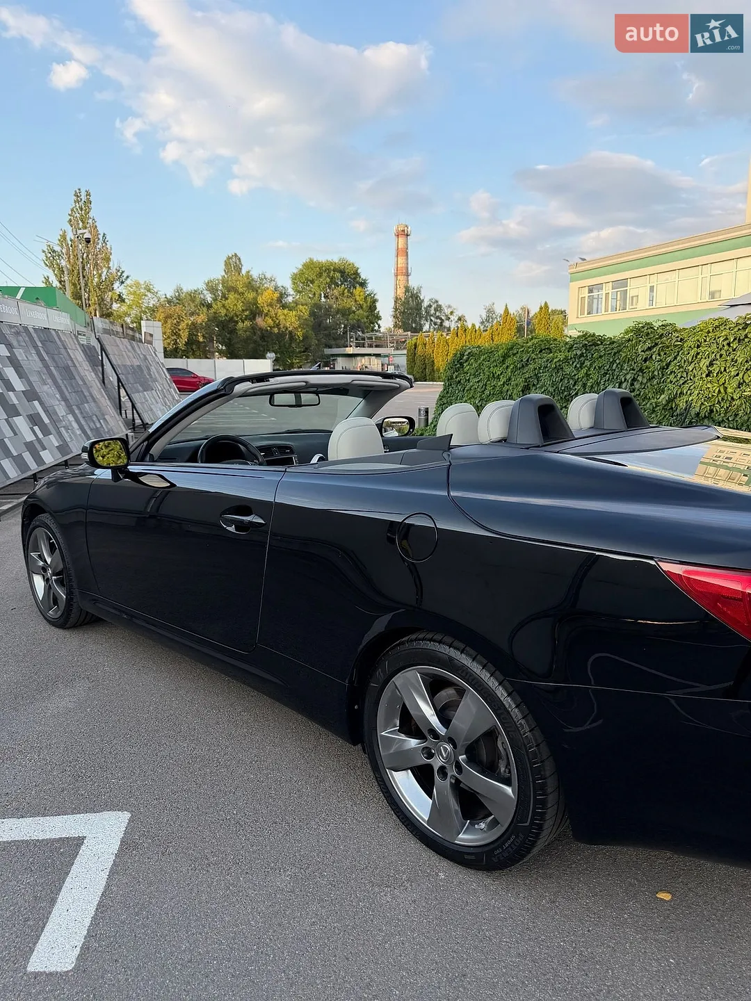 2011 Lexus IS - мініатюра 28