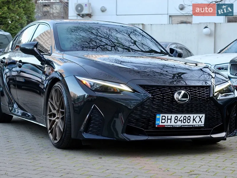 Lexus IS 2021