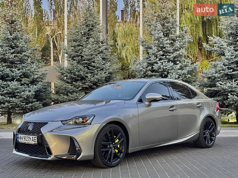 Lexus IS 2018